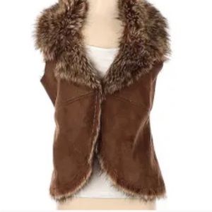 Chicos Faux Fur and Suede vest size 2 - women’s Medium